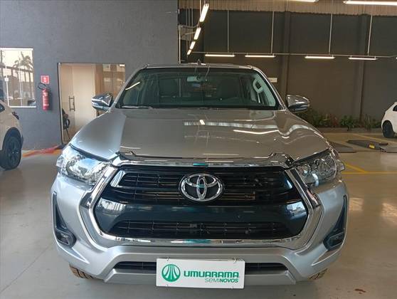 TOYOTA HILUX 2.8 D-4D TURBO DIESEL CD SRV 4X4 AUTOMÁTICO TOYOTA HILUX 2.8 D-4D TURBO DIESEL CD SRV 4X4 AUTOMÁTICO